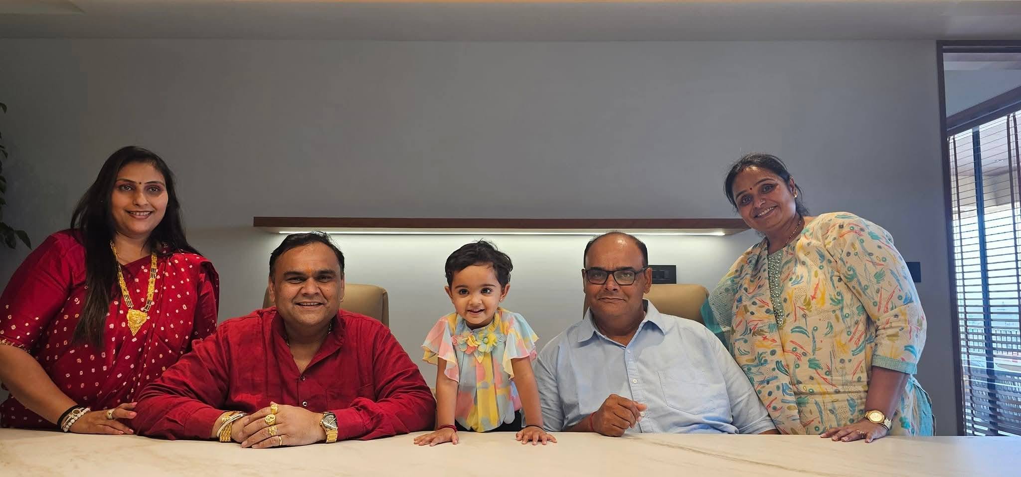 તા.૧૨-૦૬-૨૦૨૫ ના રોજ મારા ઘરના મોટા ભાઈ ધવલ નાયકને તેમના જન્મદિવસ પર ખૂબ ખૂબ શુભેચ્છાઓ અને શુભકામનાઓ. ભગવાનને પ્રાર્થના કે તેમનું આવનારું જીવન સ્વસ્થ અને સ્વસ્થ રહે.ભાઈને જન્મદિવસની શુભકામનાઓ.